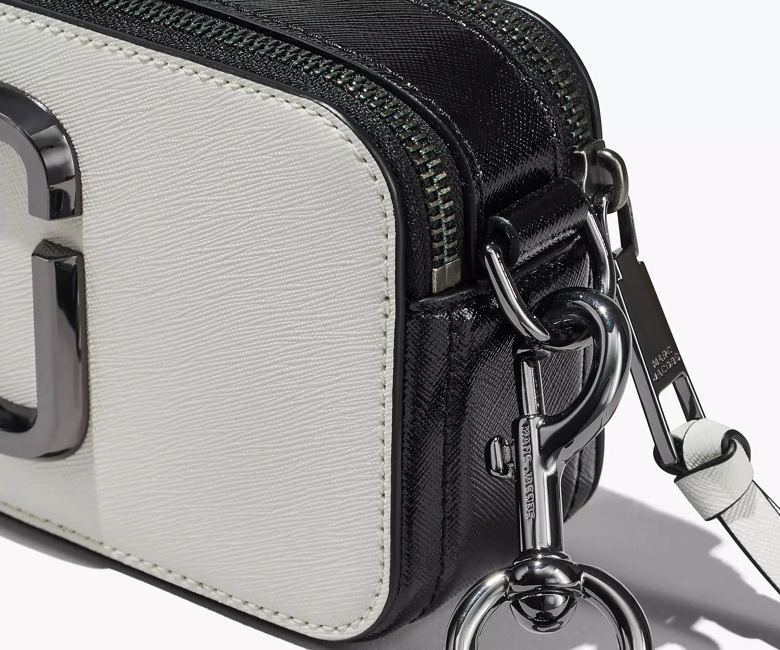 BOLSO BANDOLERA SNAPSHOT BLANCO NEGRO