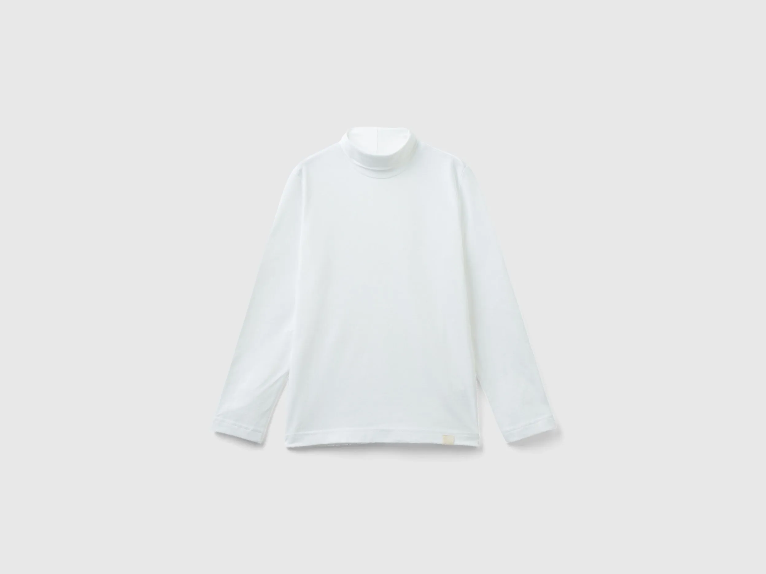 Camiseta de cuello alto y manga larga