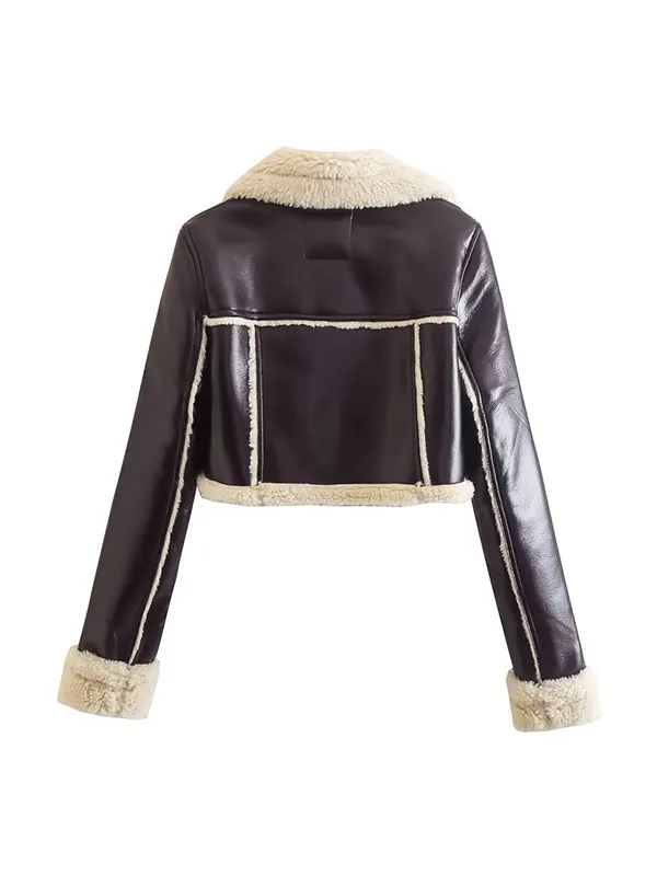 Chaqueta corta de piel con cuello de solapa y forro de peluche