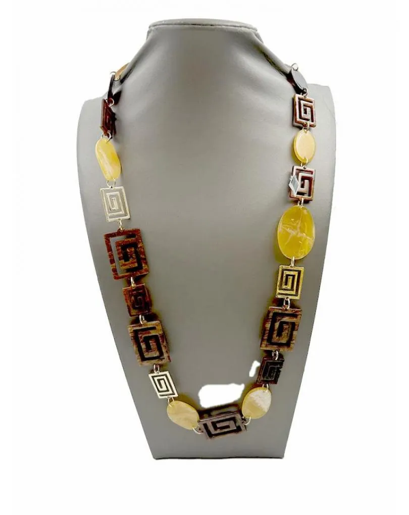 COLLARES MOSTAZA Y MARRON LARGOS PARA REALAR EL LOOK