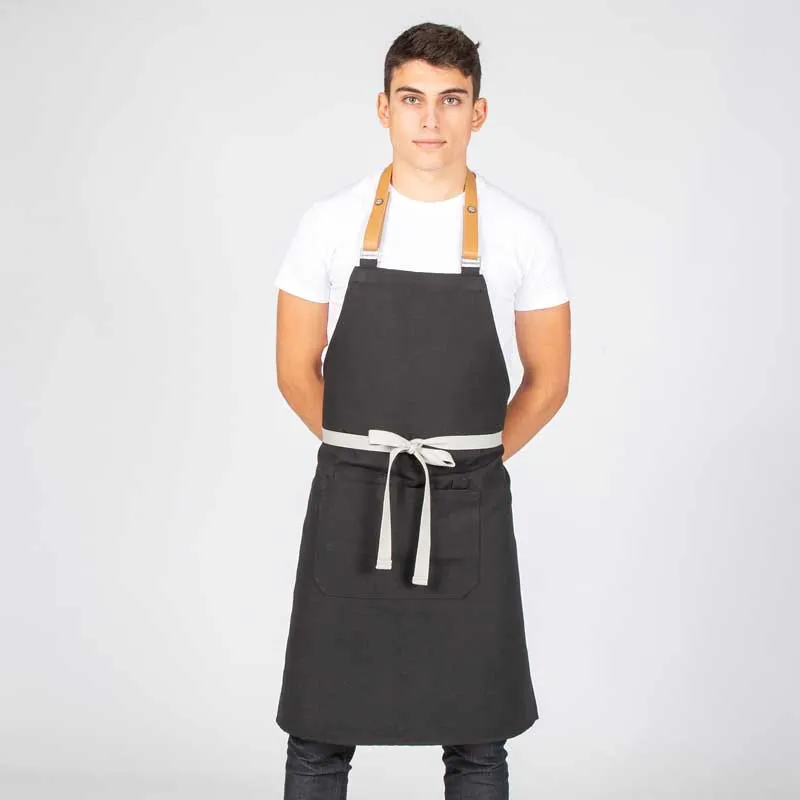 DELANTAL NEGRO CON PETO TIRANTE DE PIEL  GARY'S