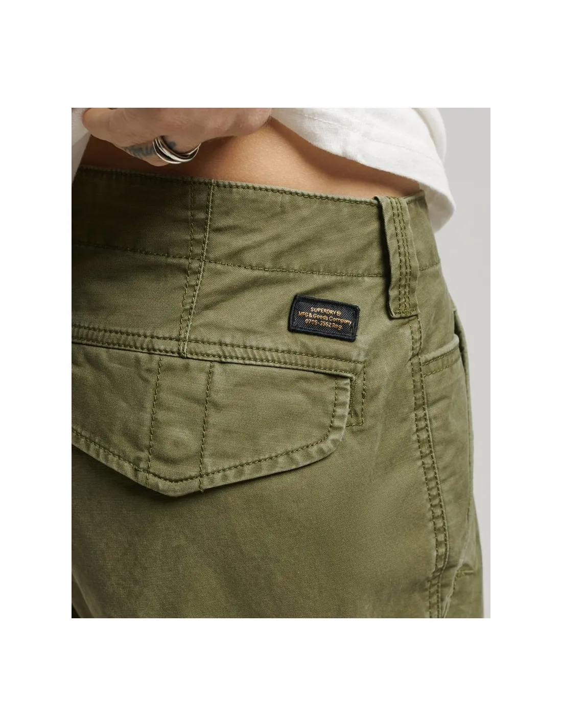 Pantalones cortos cargo de algodón orgánico Core de Superdry