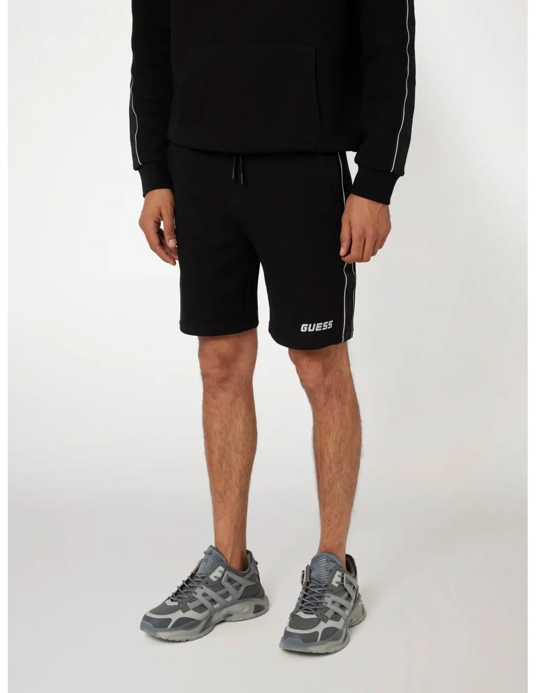 Pantalones cortos con logotipo lateral de Guess