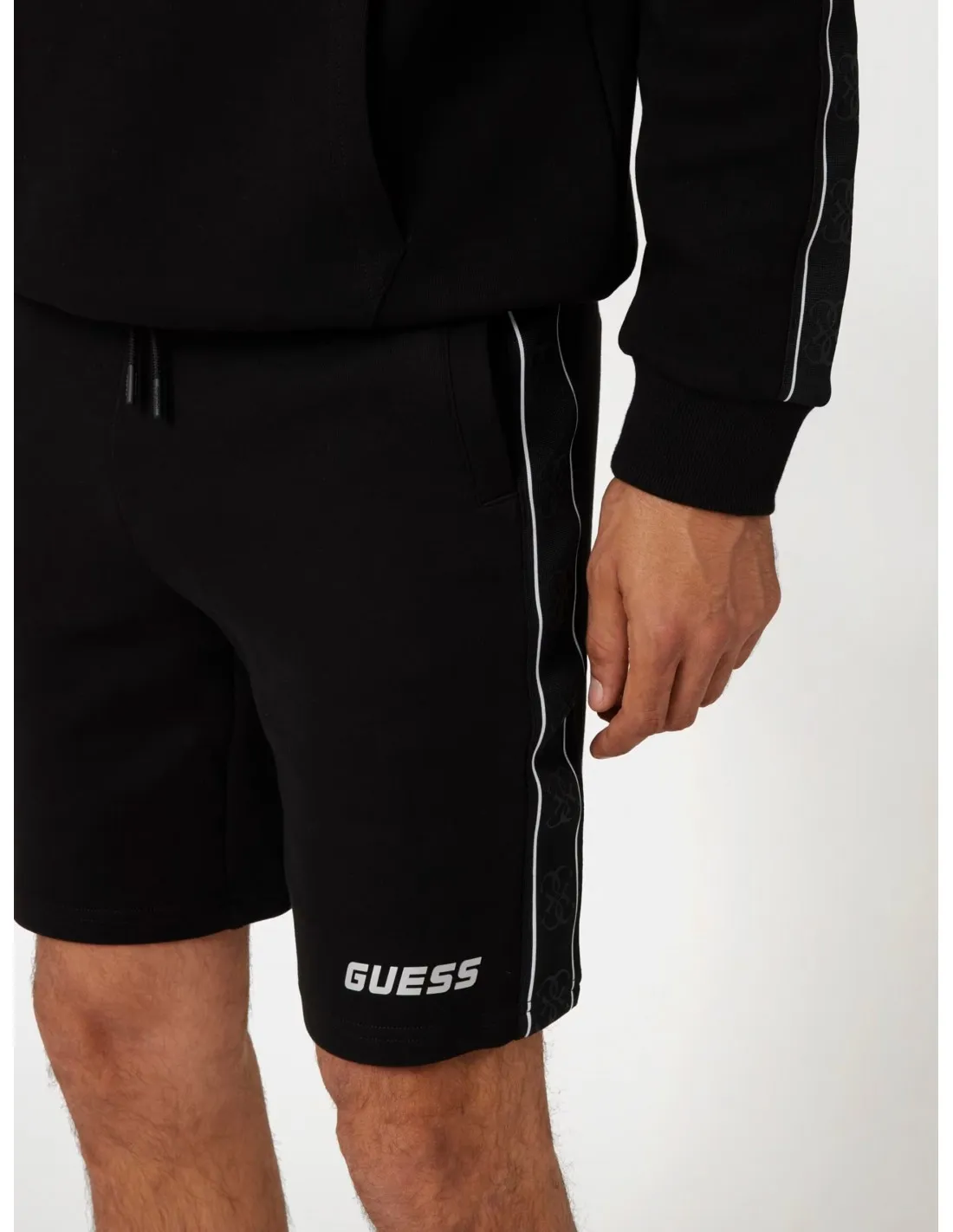 Pantalones cortos con logotipo lateral de Guess