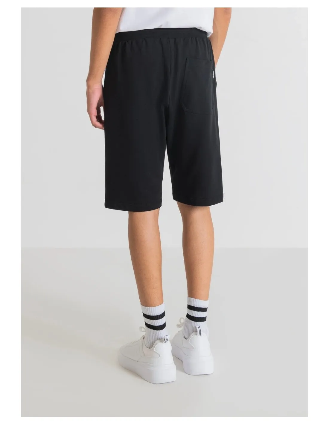 Pantalones cortos de felpa regular fit de algodón elástico con estampado del logotipo de goma de Antony Morato