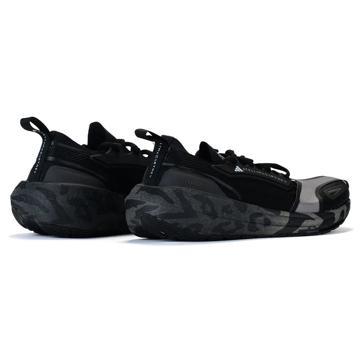 Zapatilla  Ultraboost 23 negro
